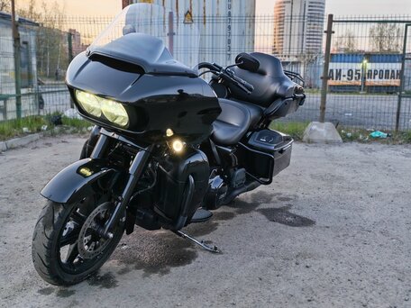 2021 Harley-Davidson Road Glide Limited, чёрный, 1990000 рублей, вид 1