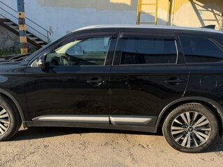 2018 Mitsubishi Outlander III Рестайлинг 3, чёрный, 1800000 рублей, вид 5
