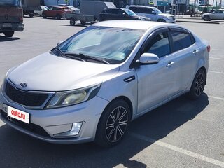 2012 Kia Rio 5-speed III, серебристый, 670000 рублей, вид 2