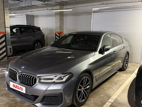 2020 BMW 5 серии 530i xDrive VII (G30/G31/G38) Рестайлинг, серый, вид 1