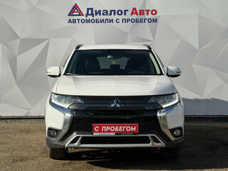 2021 Mitsubishi Outlander III Рестайлинг 3, белый, 2150000 рублей, вид 2