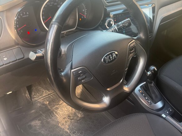 2016 Kia Rio III Рестайлинг, серый, 1350000 рублей - вид 9