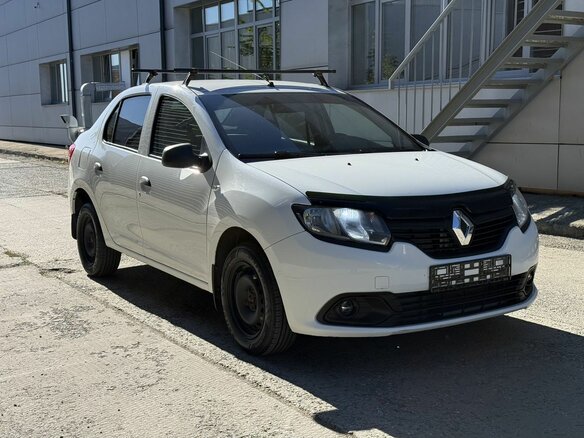 2018 Renault Logan II, белый, 350000 рублей - вид 1
