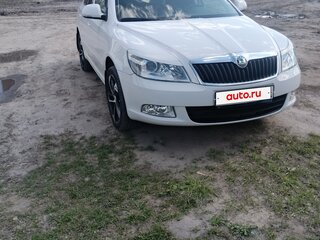 2012 Skoda Octavia II (A5) Рестайлинг, белый, 895000 рублей, вид 4