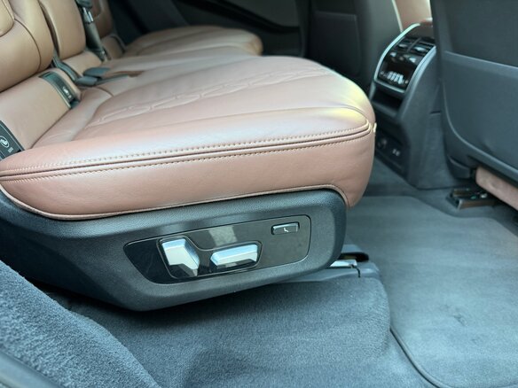 2021 BMW X7 30d I (G07), чёрный, 7800000 рублей - вид 25