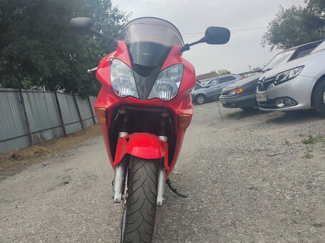 2005 Honda VFR 800, красный, 555000 рублей, вид 3
