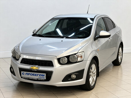 2014 Chevrolet Aveo II, серебристый, 465000 рублей, вид 1