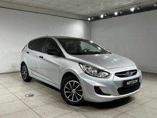 2012 Hyundai Solaris I, серебристый, 677000 рублей, вид 3