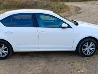 2014 Skoda Octavia III (A7), белый, 1000000 рублей, вид 3