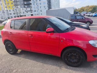 2014 Skoda Fabia II Рестайлинг, красный, 350000 рублей, вид 3