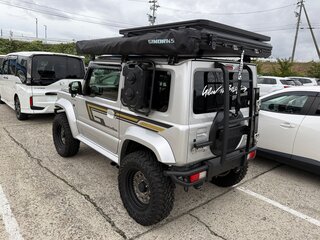 2022 Suzuki Jimny IV, серебристый, 1579999 рублей, вид 3