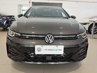 2025 Volkswagen Golf VIII Рестайлинг, чёрный, 3750000 рублей, вид 2