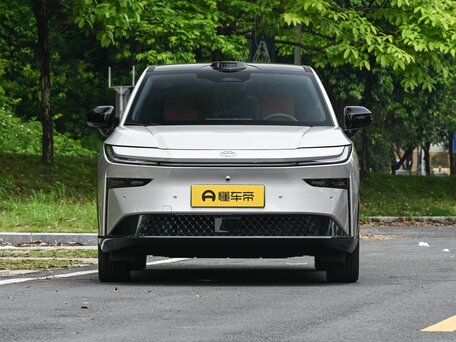 2026 Toyota bZ3X 58.3 kWh, серебристый, 3259000 рублей, вид 1