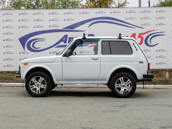 2010 Lada (ВАЗ) 2121 (4x4) Фора I Рестайлинг, белый, 250000 рублей - вид 6