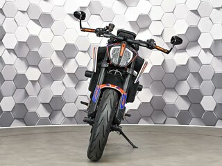 2021 KTM 890 Duke R, белый, 775000 рублей, вид 5