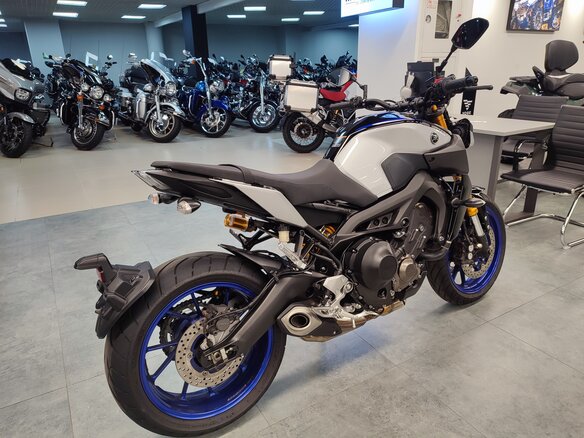 2019 Yamaha MT-09 (FZ-09), серый, 949500 рублей - вид 5