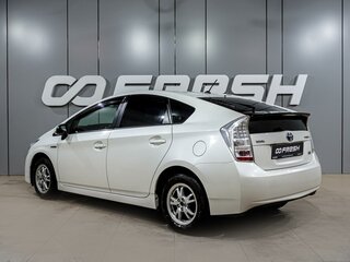 2010 Toyota Prius III (XW30), белый, 1499000 рублей, вид 2