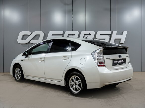 2010 Toyota Prius III (XW30), белый, 1499000 рублей - вид 1