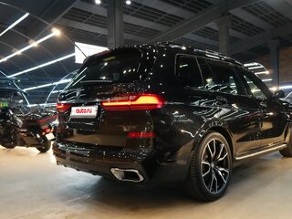2021 BMW X7 30d I (G07), чёрный, 7150000 рублей, вид 3