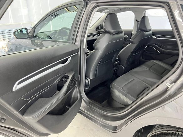 2023 Geely Emgrand II, серый, 1320000 рублей - вид 15