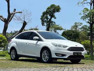 2018 Ford Focus III Рестайлинг, белый, 940606 рублей, вид 1