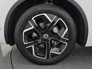 2024 Volkswagen Touareg III Рестайлинг, белый, 10347700 рублей, вид 5