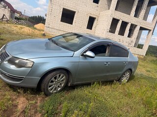 2005 Volkswagen Passat B6, голубой, 300000 рублей, вид 3