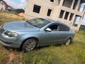 2005 Volkswagen Passat B6, голубой, 300000 рублей - вид 2