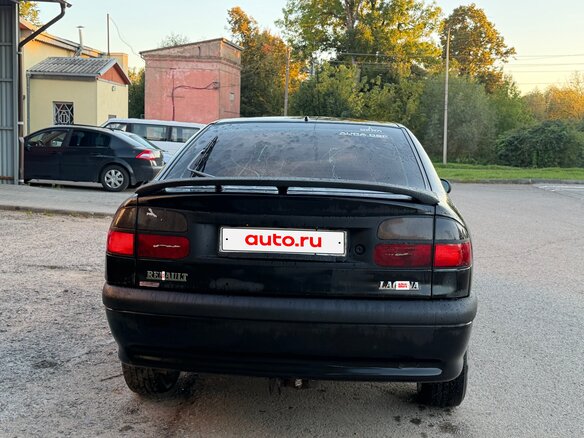 1995 Renault Laguna I, чёрный, 80000 рублей - вид 4