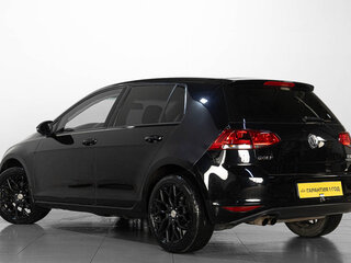 2013 Volkswagen Golf VII, чёрный, 1019000 рублей, вид 4