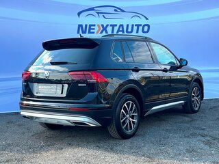 2020 Volkswagen Tiguan II, чёрный, 2597500 рублей, вид 5