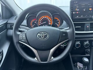 2022 Toyota Yaris L X XP150 Рестайлинг, белый, 1365000 рублей, вид 5