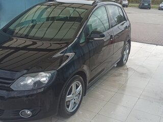 2011 Volkswagen Golf Plus II, чёрный, 950000 рублей, вид 1