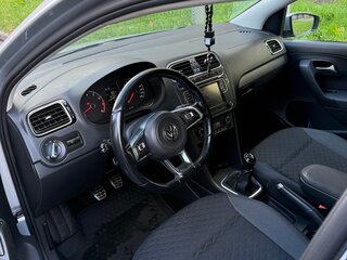 2018 Volkswagen Polo V Рестайлинг, серебристый, 970000 рублей, вид 5