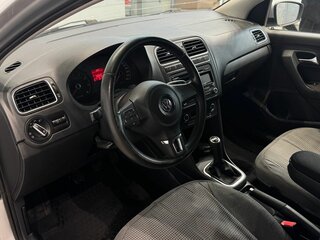 2011 Volkswagen Polo V, серебристый, 950000 рублей, вид 4