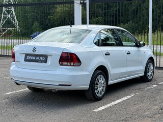 2016 Volkswagen Polo V Рестайлинг, белый, 939000 рублей, вид 4