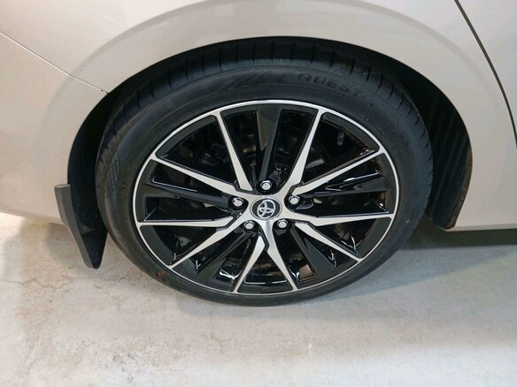 2023 Geely Emgrand II, жёлтый - вид 10