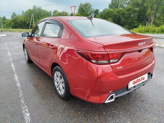 2022 Kia Rio IV Рестайлинг, красный, 1450000 рублей, вид 4