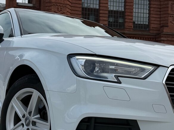 2017 Audi A3 III (8V) Рестайлинг, белый - вид 4