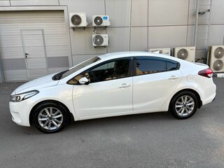 2017 Kia Cerato III Рестайлинг (Classic), белый, 1275000 рублей, вид 3