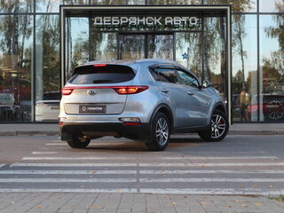 2019 Kia Sportage IV Рестайлинг, серебристый, 2150000 рублей, вид 4
