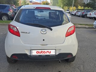 2011 Mazda 2 II Рестайлинг (DE2), белый, 750000 рублей, вид 5