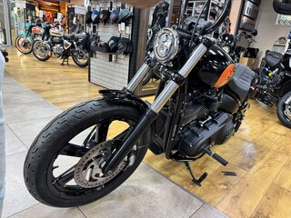 2023 Harley-Davidson Street Bob, чёрный, 1290000 рублей, вид 5