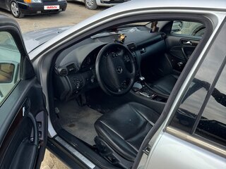 2003 Mercedes-Benz C-Класс 200 II (W203), серебристый, 700000 рублей, вид 3