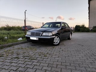 2000 Mercedes-Benz C-Класс 180 I (W202) Рестайлинг, чёрный, 410000 рублей, вид 2