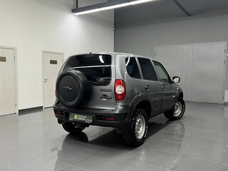 2016 Chevrolet Niva I Рестайлинг, серый, 670000 рублей, вид 2
