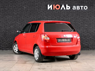 2008 Skoda Fabia II, красный, 400000 рублей, вид 4