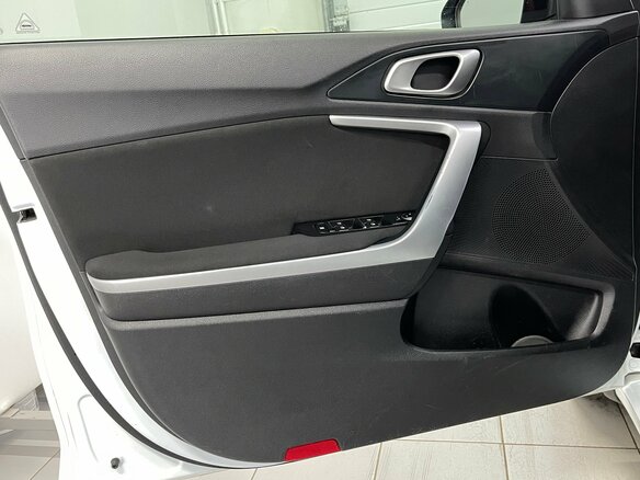 2019 Kia Ceed III, белый - вид 17