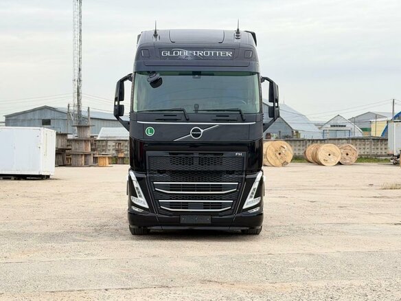 2026 Volvo FH, чёрный, 19500000 рублей - вид 8