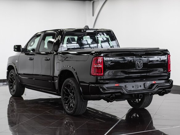 2026 Ram 1500 Crew Cab eTorque V Рестайлинг, чёрный, 11090000 рублей - вид 3